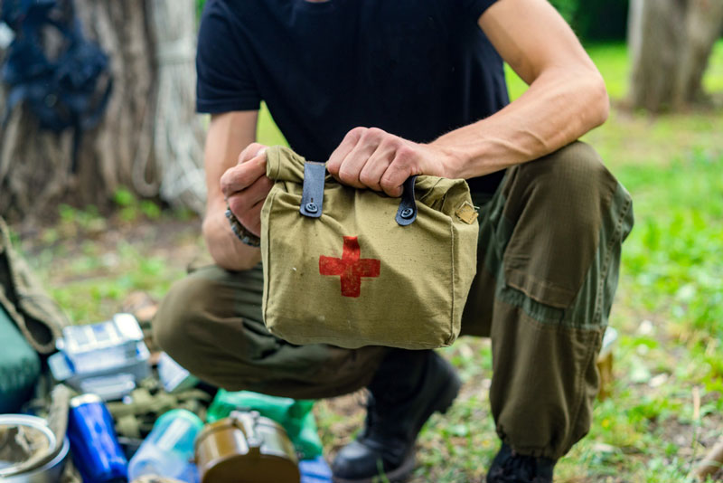 Hunter packing first aid kit
