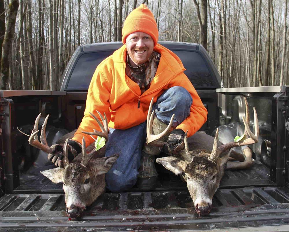 Rifles Hunter with Trophy Bucks